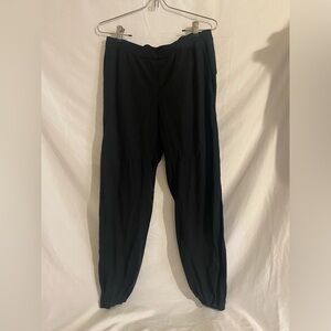 Lululemon Women’s Pants - Size 8